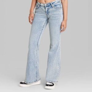 NWOT light wash flare jeans 00